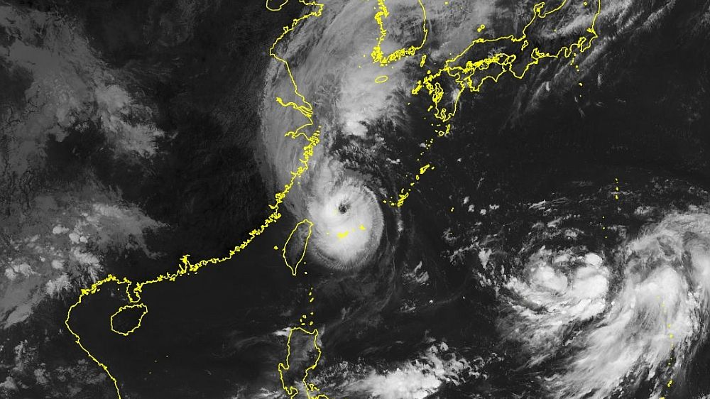 Тайфуны прогнозы. Тайфун германия. Прогнозирования тайфунов. Тайфун холли. Тайфун 2017.