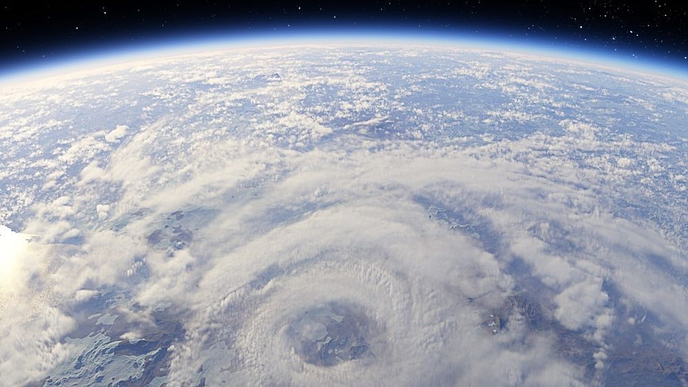 Циклон вид с земли. Фото циклона с орбиты.